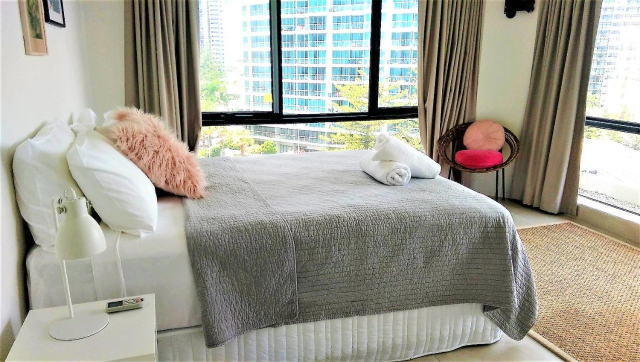 เจ็นเนซิสอพาร์ทเม้นส์ Aparthotel โกลด์โคสต์ ภายนอก รูปภาพ